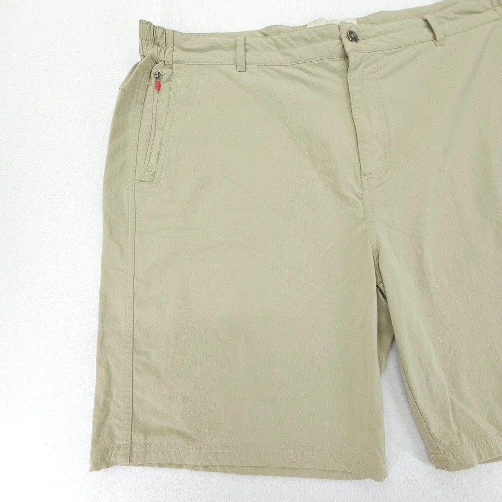 Duck Camp Shorts Mens XXL Khaki Stretch Hiking Outdoor Zip Pockets Elastic Waist